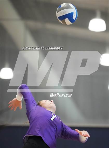 Thumbnail 1 in Victoria West vs. Willis (Legends Invitational) photogallery.
