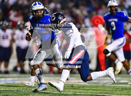 Thumbnail 2 in Apopka vs. Columbus (FHSAA 8A State Final))  photogallery.