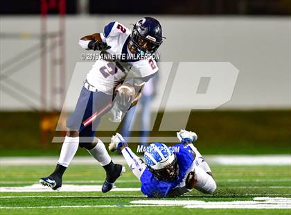 Thumbnail 2 in Apopka vs. Columbus (FHSAA 8A State Final))  photogallery.