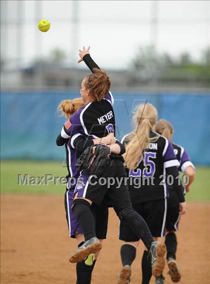 Thumbnail 2 in Grantsburg vs Arcadia (WIAA D3 Sectional Final) photogallery.