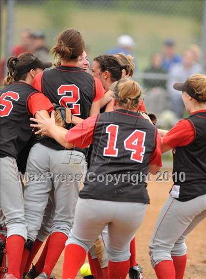 Thumbnail 2 in Grantsburg vs Arcadia (WIAA D3 Sectional Final) photogallery.