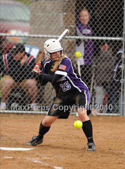 Thumbnail 2 in Grantsburg vs Arcadia (WIAA D3 Sectional Final) photogallery.