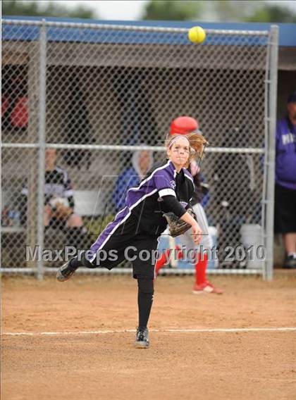 Thumbnail 3 in Grantsburg vs Arcadia (WIAA D3 Sectional Final) photogallery.