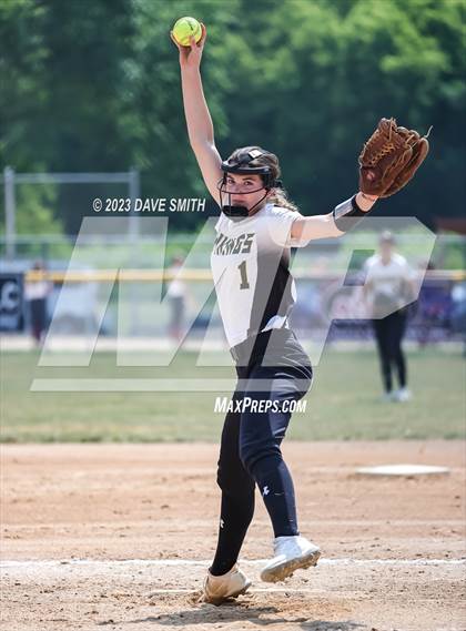 Thumbnail 2 in Edgewood-Colesburg vs Kee (West Delaware Innvitational) photogallery.