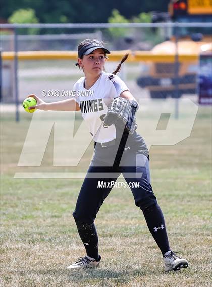 Thumbnail 1 in Edgewood-Colesburg vs Kee (West Delaware Innvitational) photogallery.