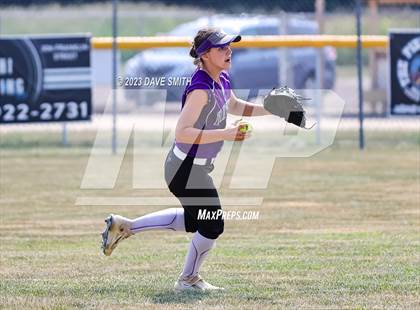 Thumbnail 2 in Edgewood-Colesburg vs Kee (West Delaware Innvitational) photogallery.