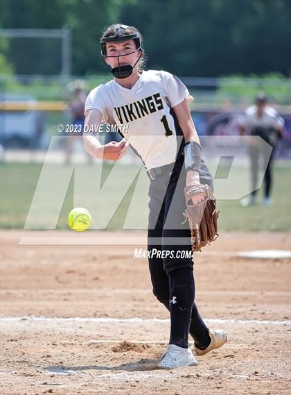 Thumbnail 1 in Edgewood-Colesburg vs Kee (West Delaware Innvitational) photogallery.