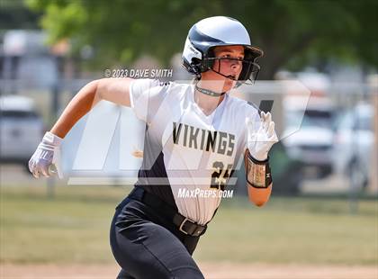 Thumbnail 2 in Edgewood-Colesburg vs Kee (West Delaware Innvitational) photogallery.