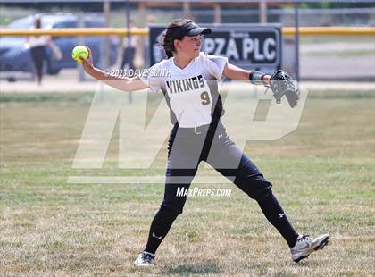 Thumbnail 1 in Edgewood-Colesburg vs Kee (West Delaware Innvitational) photogallery.
