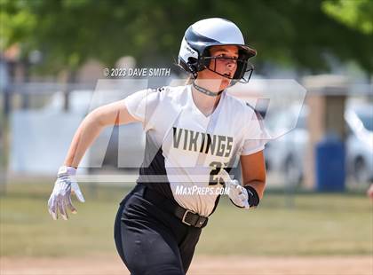 Thumbnail 3 in Edgewood-Colesburg vs Kee (West Delaware Innvitational) photogallery.
