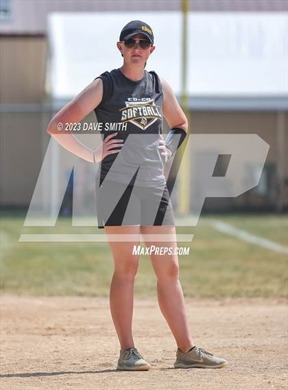 Thumbnail 1 in Edgewood-Colesburg vs Kee (West Delaware Innvitational) photogallery.