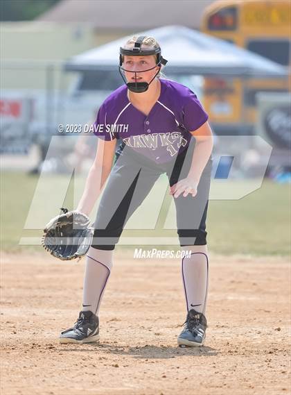 Thumbnail 3 in Edgewood-Colesburg vs Kee (West Delaware Innvitational) photogallery.