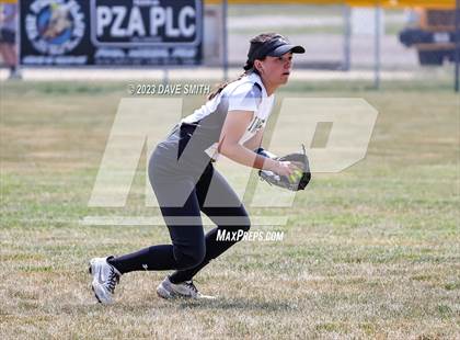 Thumbnail 2 in Edgewood-Colesburg vs Kee (West Delaware Innvitational) photogallery.