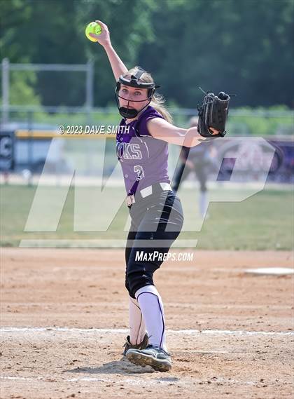 Thumbnail 3 in Edgewood-Colesburg vs Kee (West Delaware Innvitational) photogallery.