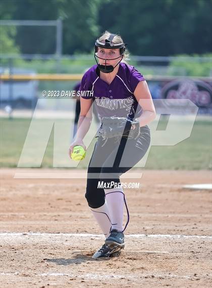 Thumbnail 1 in Edgewood-Colesburg vs Kee (West Delaware Innvitational) photogallery.