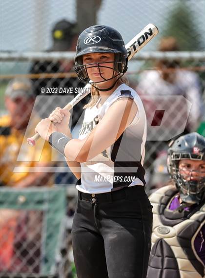 Thumbnail 2 in Edgewood-Colesburg vs Kee (West Delaware Innvitational) photogallery.