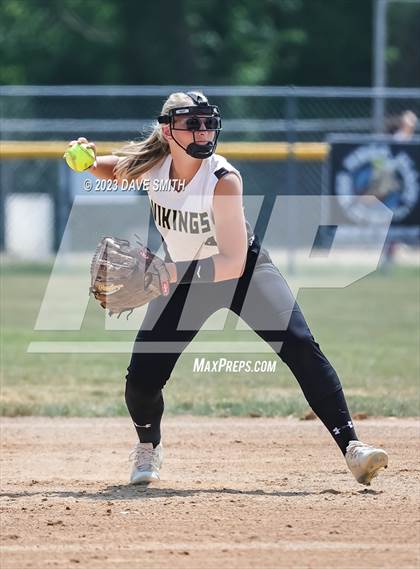 Thumbnail 1 in Edgewood-Colesburg vs Kee (West Delaware Innvitational) photogallery.