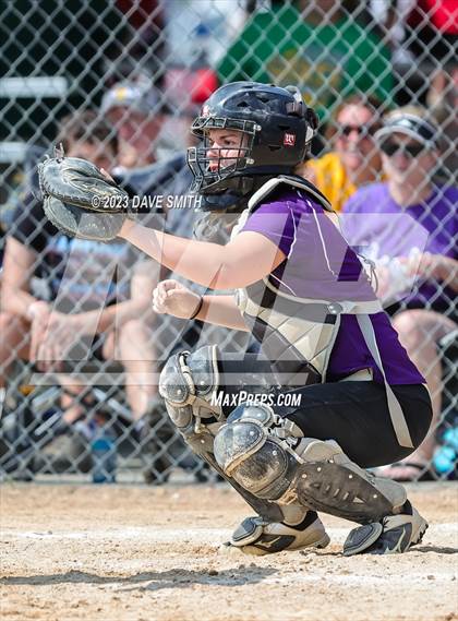 Thumbnail 2 in Edgewood-Colesburg vs Kee (West Delaware Innvitational) photogallery.