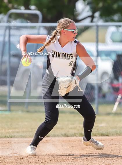 Thumbnail 1 in Edgewood-Colesburg vs Kee (West Delaware Innvitational) photogallery.