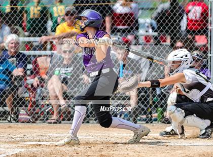 Thumbnail 3 in Edgewood-Colesburg vs Kee (West Delaware Innvitational) photogallery.
