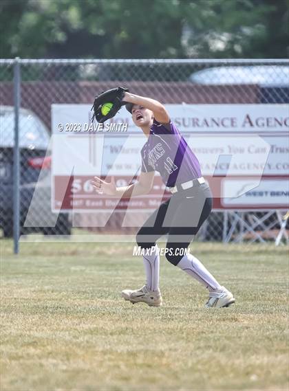 Thumbnail 3 in Edgewood-Colesburg vs Kee (West Delaware Innvitational) photogallery.