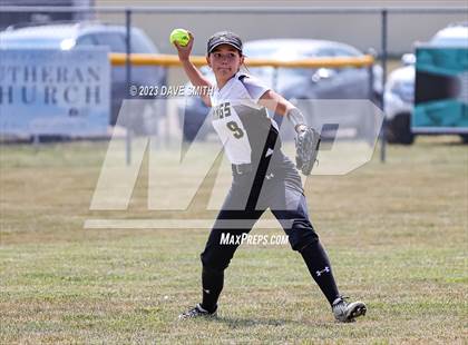 Thumbnail 3 in Edgewood-Colesburg vs Kee (West Delaware Innvitational) photogallery.