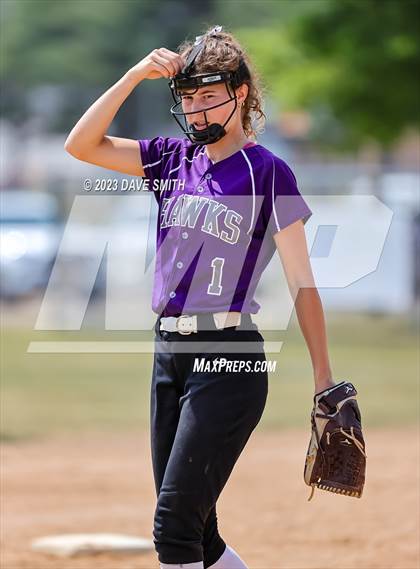 Thumbnail 3 in Edgewood-Colesburg vs Kee (West Delaware Innvitational) photogallery.