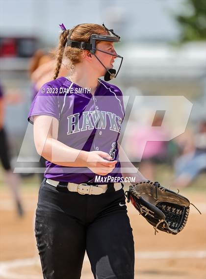 Thumbnail 2 in Edgewood-Colesburg vs Kee (West Delaware Innvitational) photogallery.