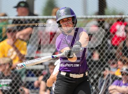 Thumbnail 3 in Edgewood-Colesburg vs Kee (West Delaware Innvitational) photogallery.
