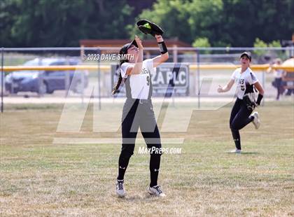 Thumbnail 1 in Edgewood-Colesburg vs Kee (West Delaware Innvitational) photogallery.