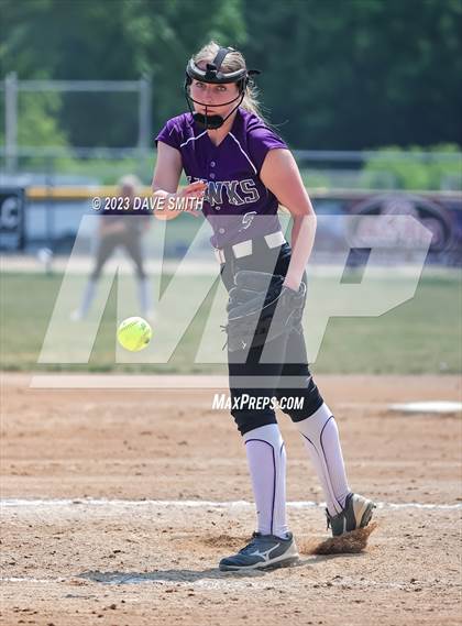 Thumbnail 1 in Edgewood-Colesburg vs Kee (West Delaware Innvitational) photogallery.