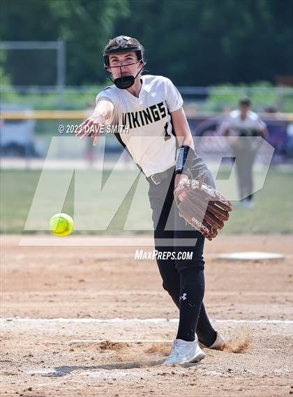 Thumbnail 1 in Edgewood-Colesburg vs Kee (West Delaware Innvitational) photogallery.