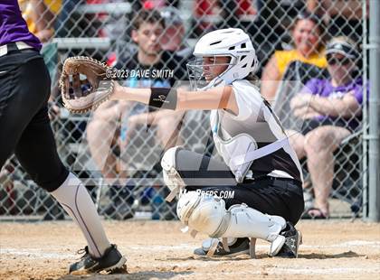 Thumbnail 3 in Edgewood-Colesburg vs Kee (West Delaware Innvitational) photogallery.