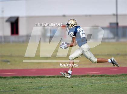 Thumbnail 2 in Warren @ O'Connor (Freshman A) photogallery.