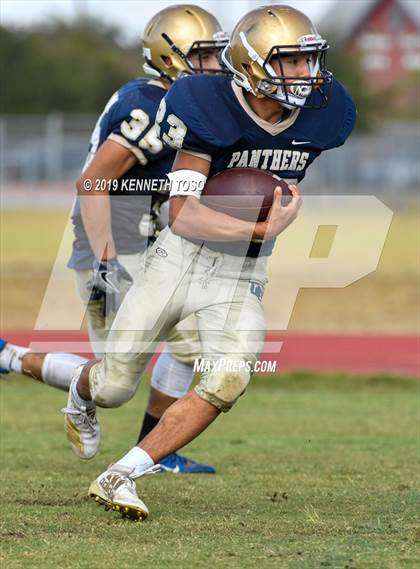 Thumbnail 1 in Warren @ O'Connor (Freshman A) photogallery.