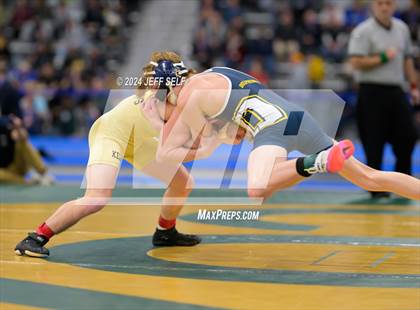 Thumbnail 2 in VHSL Class 5 State Championships 132lbs Final photogallery.