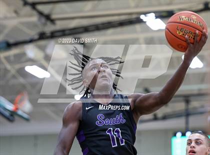Thumbnail 3 in Staley vs. Park Hill South (MSHSAA Class 6 District 8 Semifinal) photogallery.