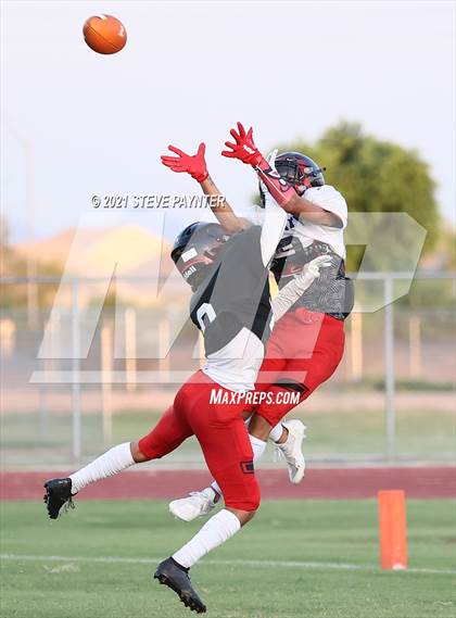 Thumbnail 2 in Liberty Intrasquad Scrimmage photogallery.