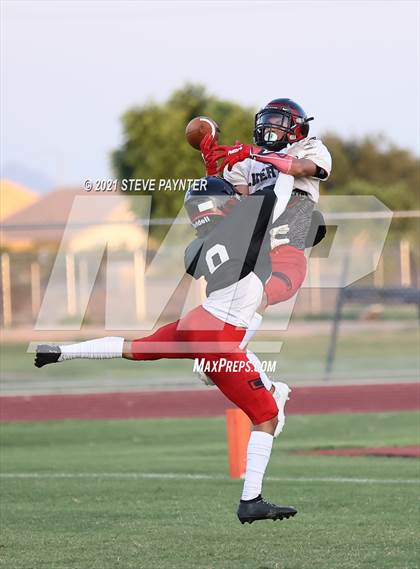 Thumbnail 3 in Liberty Intrasquad Scrimmage photogallery.