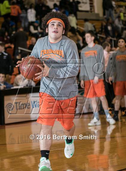 Thumbnail 3 in Royalton-Hartland vs. Fredonia photogallery.