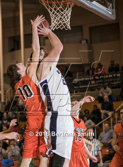 Thumbnail 3 in Royalton-Hartland vs. Fredonia photogallery.