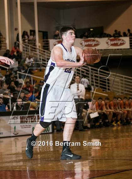 Thumbnail 2 in Royalton-Hartland vs. Fredonia photogallery.