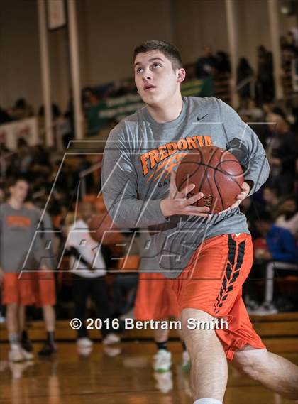 Thumbnail 1 in Royalton-Hartland vs. Fredonia photogallery.