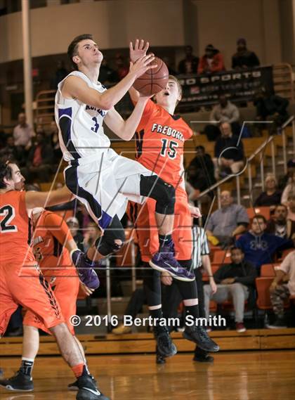 Thumbnail 2 in Royalton-Hartland vs. Fredonia photogallery.