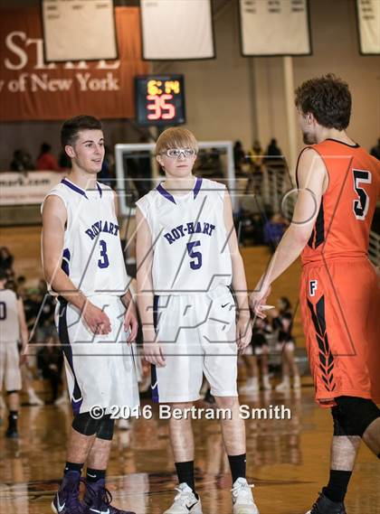 Thumbnail 2 in Royalton-Hartland vs. Fredonia photogallery.