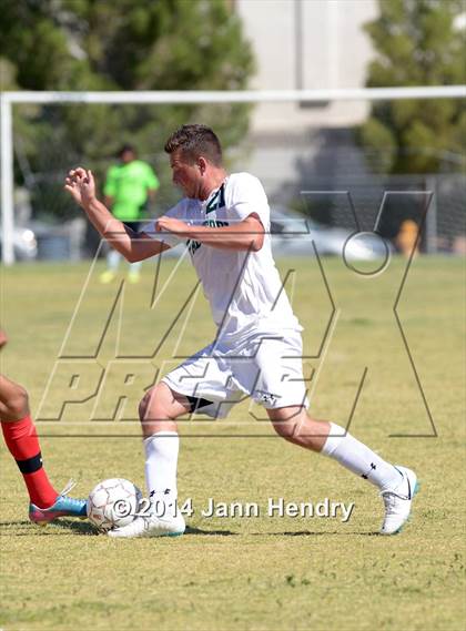 Thumbnail 3 in Southeast Career Tech vs. Palo Verde (So. Nevada Kick Off Classic) photogallery.