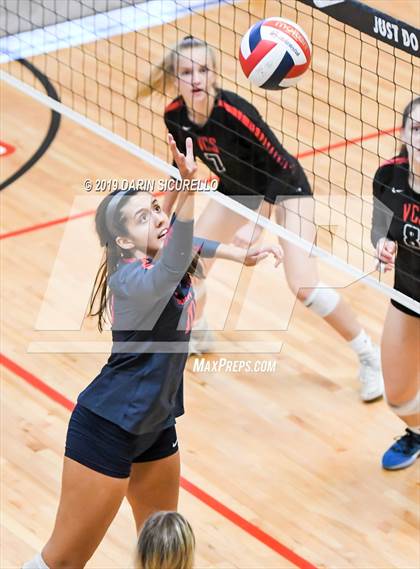 Thumbnail 2 in Sacred Heart vs. Village Christian (NIKE Tournament of Champions) photogallery.