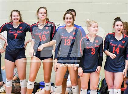 Thumbnail 3 in Sacred Heart vs. Village Christian (NIKE Tournament of Champions) photogallery.