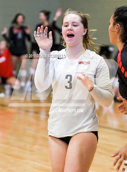 Thumbnail 3 in Sacred Heart vs. Village Christian (NIKE Tournament of Champions) photogallery.