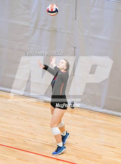 Thumbnail 2 in Sacred Heart vs. Village Christian (NIKE Tournament of Champions) photogallery.